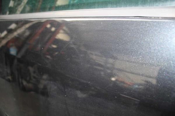 PORTE ARRIERE DROITE VW TOURAN 2003-2010 - Vue 3